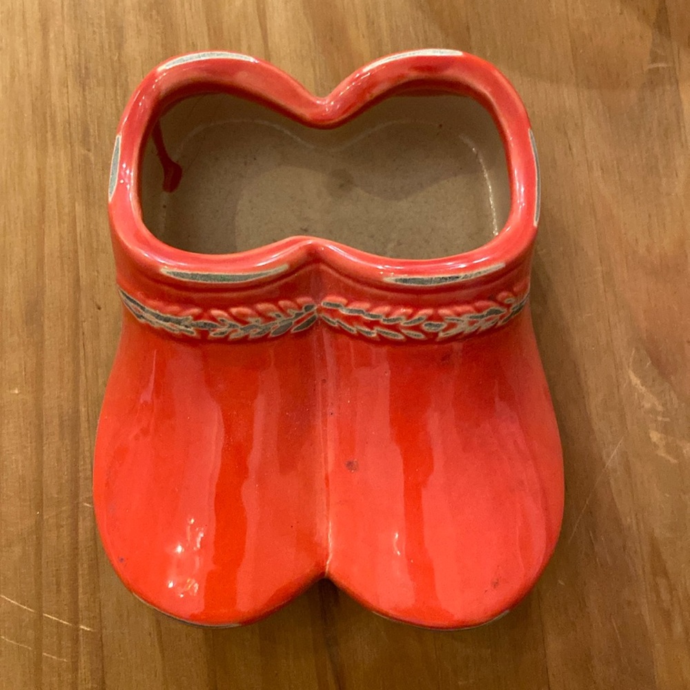 Ceramic Coral clog decoration